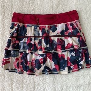Lululemon Skirt - Inky Floral Ghost Ink - size 8T